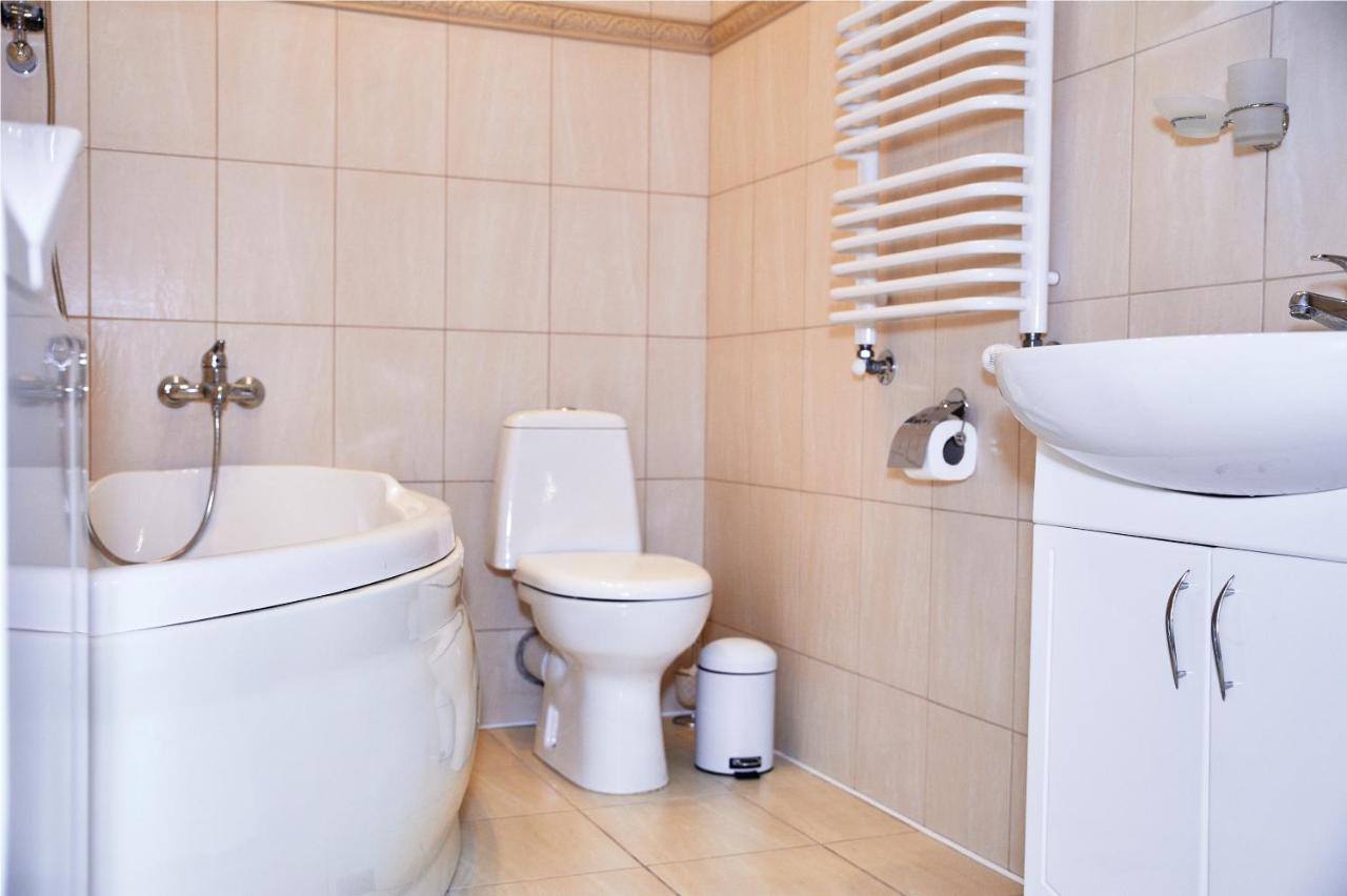 Designer Apartment In The Center Lviv Kültér fotó