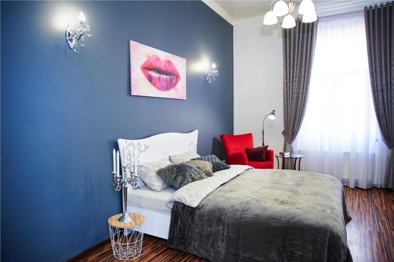 Designer Apartment In The Center Lviv Kültér fotó