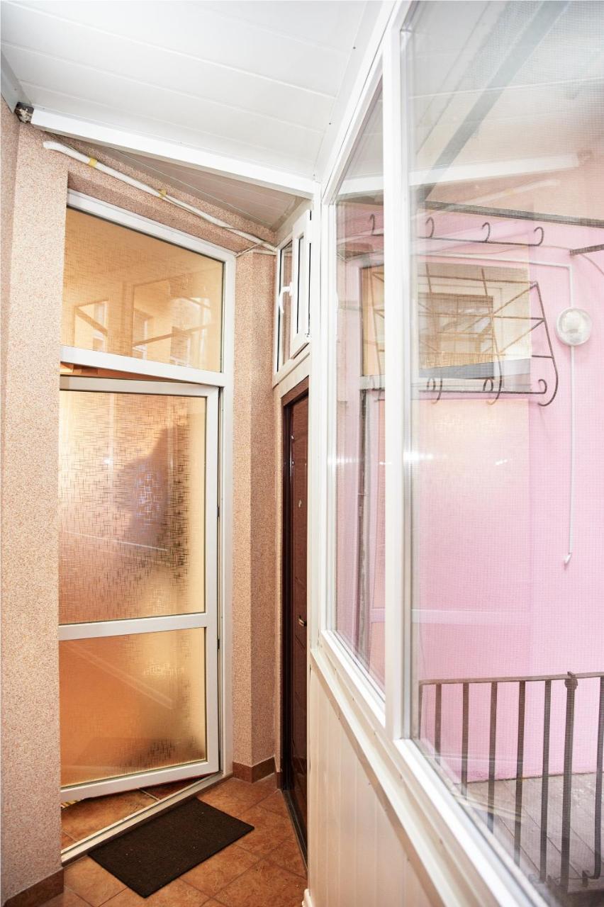Designer Apartment In The Center Lviv Kültér fotó
