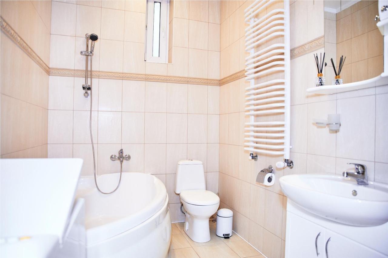 Designer Apartment In The Center Lviv Kültér fotó